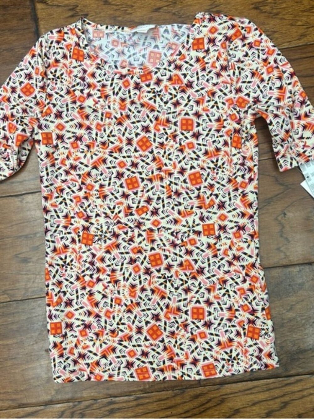 Lularoe‎ geometric Gigi short sleeve tee